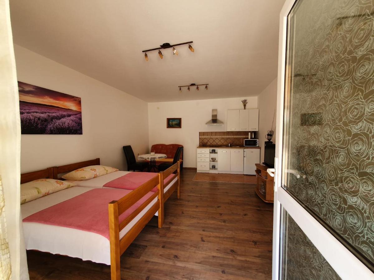 Apartments Topalovic Kostrena Exterior foto